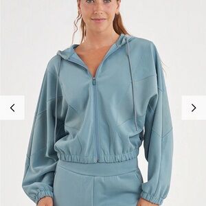 Thrive Societe Ultraluxe Oversized Hoodie Size M